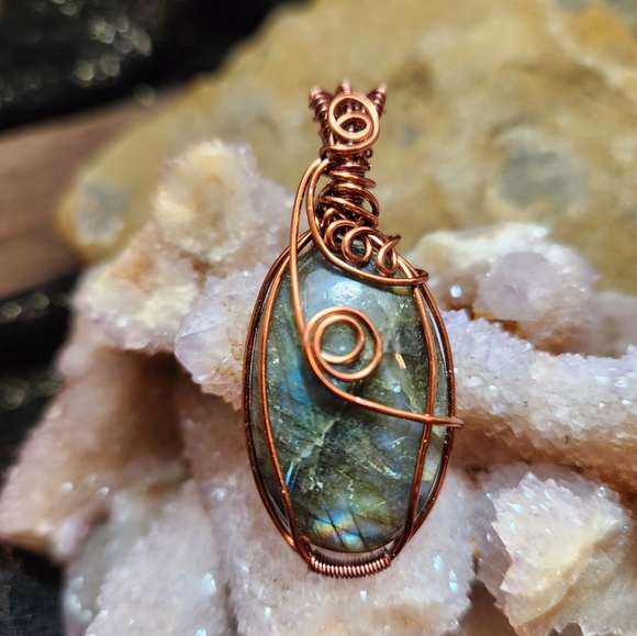 Labradorite wire wrapped pendant - Picture 1 of 2
